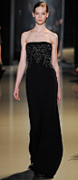 Elie Saab.http://www.qiaoguliang.com/