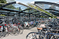 荷兰一个城市的自行车庇护所