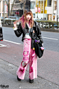 #原宿街拍# Sakura Pluto, 搭配：Pink Ripped Jeans Over Tights w/ Candy Stripper, 6%DOKIDOKI & Sakura Pop Candy O网页链接 ​​​​