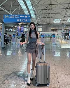 风儿青采集到服装搭配 美女