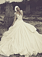Julia Kontogruni 2015新款婚纱系列-婚杂志-晒甜蜜http://stm.huanq.com/album.php?action=show&id=895
