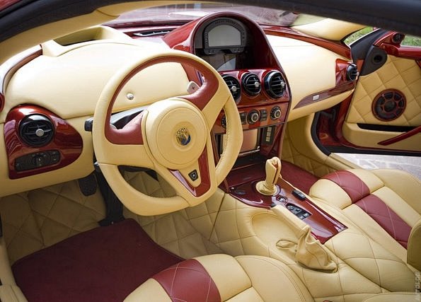 顶级的汽车内饰