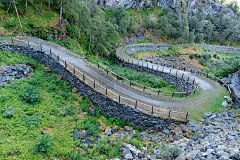 Vindhellavegen，挪威维斯特兰Borgund Stave Church附近，沿着国王路(