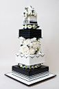 婚礼翻糖蛋糕。来自：婚礼时光——关注婚礼的一切，分享最美好的时光。#蛋糕#