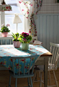So cheerful and inviting, yet simple...pretty!: 