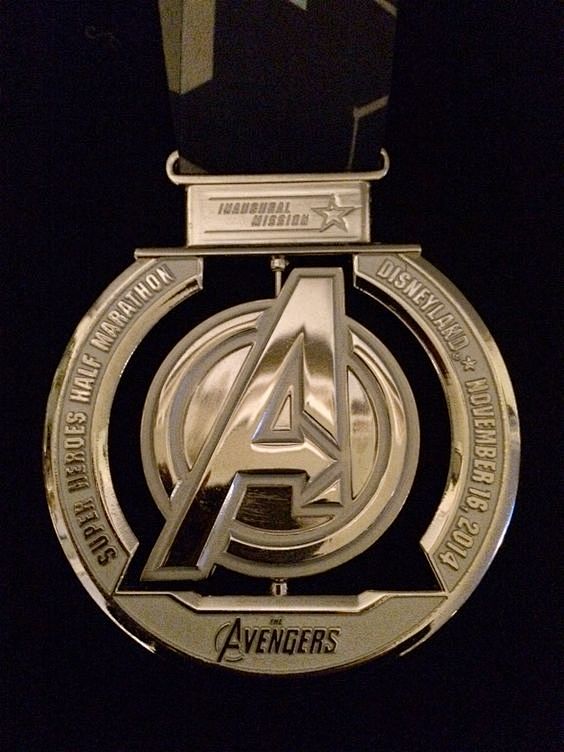 首届复仇者联盟超级英雄半程马拉松奖章，2...