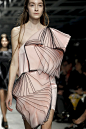 衣摆设计 下摆 Christopher Kane Fall 2014 RTW - Details - Fashion Week - Runway, Fashion Shows and Collections - Vogue