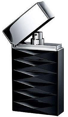 1974年，Giorgio Armani...