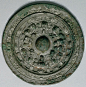 镜子,影棚拍摄,灰色,圆形,中国文化_150098065_Bronze mirror, China, Chinese Civilisation, Han Dynasty, 3rd century BC-3rd century AD_创意图片_Getty Images China