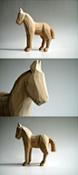 Horse woodcarving : Woodcarving. Dimensions 11x4,5x11 cm. 2013 ©.