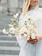 Inspiração | Buquê monocromático e o significado das cores #bouquet #buquê #flor #weddingflowers #bride #noiva