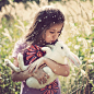 像小兔子般暖暖的，柔柔的，心中有阳光满溢，眼里有花儿盛开……来自俄罗斯女摄影师 Mechtaniya 的作品