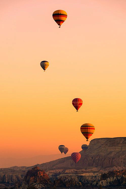 土耳其的卡帕多西亚，地球上最适合乘热气球...