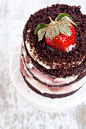 草莓,巧克力蛋糕,垂直画幅,薄烤饼,桌子,水果,无人,蛋糕,烘焙糕点,巧克力