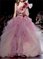 Marchesa Spring 2018，动图简直太美了~ ​​​​