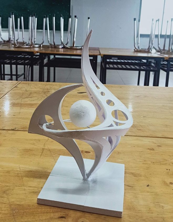 其中可能包括：a sculpture s...