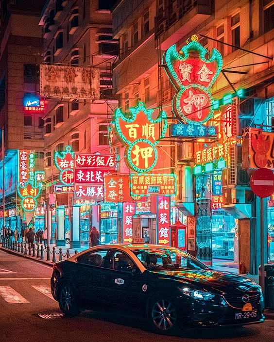 Neon Lights in Hong ...