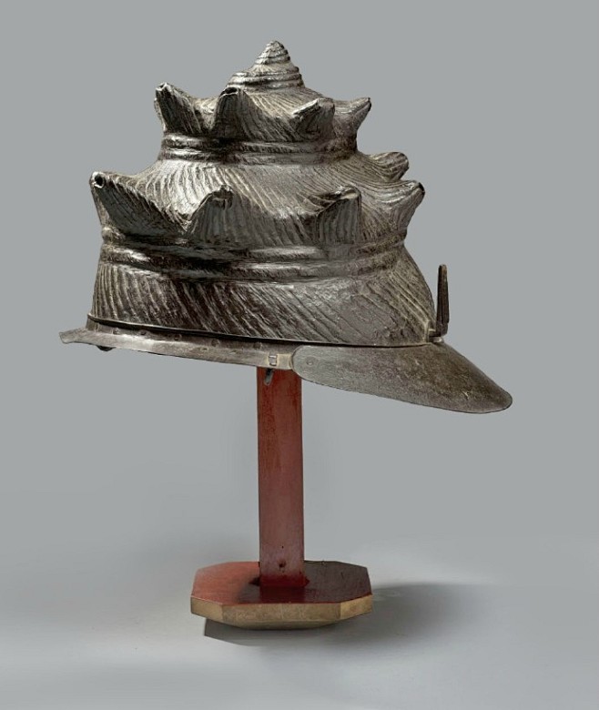 一组海鲜主题的江户时代武士头盔。
由于类...