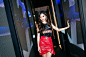 12月1日，angelababy 现身北京出席活动，她身穿黑色背心搭配红色皮短裙秀迷人美腿。 ​​​​