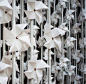 昨天送给了大家一场大雨 那今天就来点曼妙的风 

The Wind Portal by Najla 



2013年伦敦设计节，来自黎巴嫩的艺术家Najla El Zein用5000只纸风车装点了维多利亚和阿尔伯特博物馆（V&A Museum）的门廊。Najla El Zein在门框两侧装置了可以通风的管道，并将风设置了不同速度、声音和感觉，附 ​​​​...展开全文c