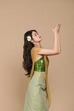 傣族民族舞少数民族服饰女性人物摄影图