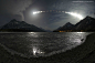 沃特顿湖国家公园上空的月食时序影像，每十分钟曝光一次，4月15日拍摄于加拿大。