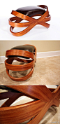 美国设计师Brian Kuchler用蒸汽曲木技术设计的一款凳子“ROCKING STOOL”。