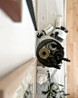 Photo by Lilly Koslowsky | Wohnen & Leben in Ordnung on May 07, 2024. May be an image of towel rack, hand cream, house plant, mistletoe cactus, indoors and text.