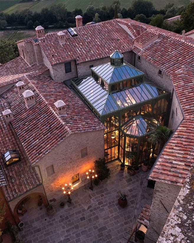 Castello Di Reschio
...