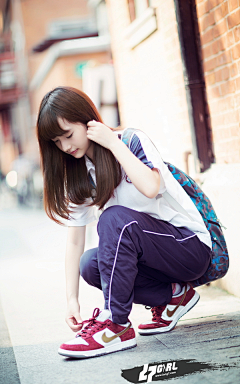 JustCPLAN采集到纯色美女