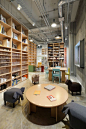 多用途空间 – Hue plus / Schemata Architecture Office~2
由日本的 Schemata 建筑事务所设计，Hue+ 是一系列设施无缝集成为摄影工作室的多用途空间。设计师希望以“食”作为特定主题的视觉表达来进行摄影探索。

多用途的概念定义了 Hue+ 绝不是像常规摄影工作室那样只是一个用来拍照的封闭空间，Hue+ 是办公室，是一间咖啡馆，图书馆和厨房，一切的可能性都由使用者决定，让他们除了实用目的之外能够享受和体验空间。
VIA：http://60designwebp
