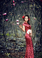 When you want to take some photos to remenber the beauty when you are young, then put on the Chinese qipao dress, and show the beauty not only outside but inner through