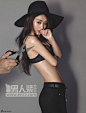 赵丽颖变身性感御姐 深V蛮腰出镜美腿修长(图) : 一向以可爱造型示人的赵丽颖，最近登上《男人装》封面，深V低胸出镜