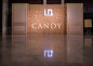 泉州糖果Candy婚礼策划——鎏 By @糖果Candy婚礼策划 : 《鎏》——这是一场现代极简主义风格的婚礼，现场运用到灯光特效，花艺造型等设计元素。在这样简约而有力量的空间里，从外观到线条，从纹理到光源，表达出新人崇尚浪漫、自由、时尚和不失奢华的生活情调。