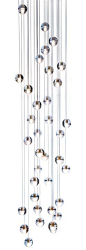 Bocci Series 14 Suspended Lights, $16,560 如一串細密的雨滴自天際滑落，晶瑩剔透之間，點亮萬千光彩。