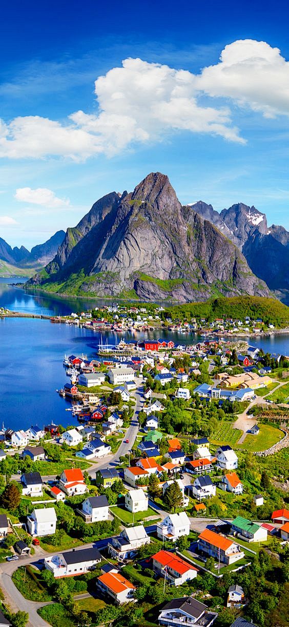 Reine, Lofoten, Norw...