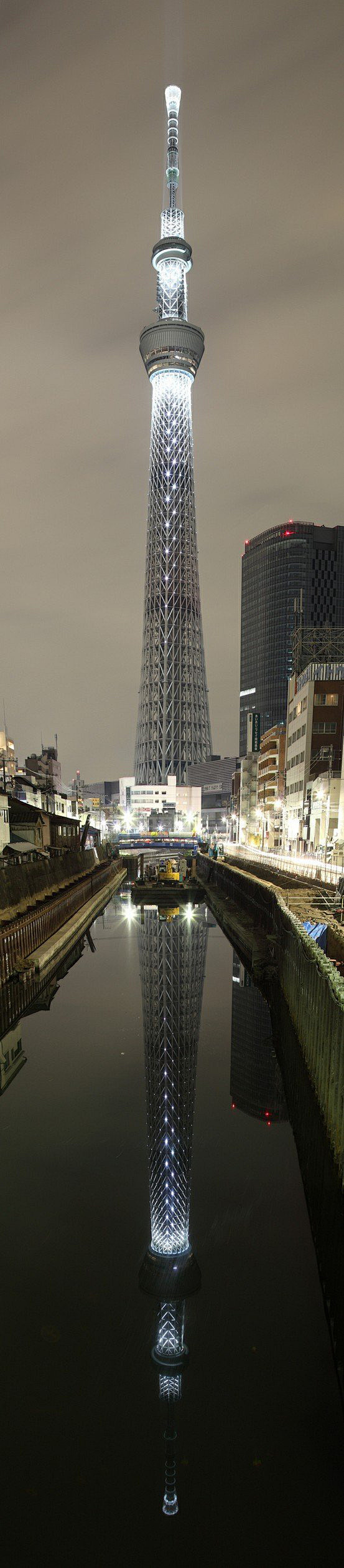 东京Skytree，这张适合用摄影的角度...