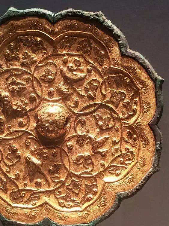 何墨修从岚惜弦转采于2021-03-30 21:41:24唐代卷草纹古代器物何墨修