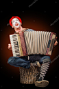 小丑玩手风琴