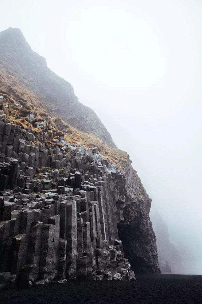 冰岛-玄武岩柱：冰岛玄武岩柱位于冰岛维克...
