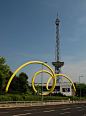 Berlin Funkturm (Moderne 1926) und Groß-Skulptur "Looping" 1992 | Flickr – 相片分享！