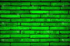 绿色的背景是古老的砖墙