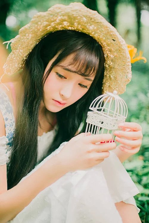 　　人生，也许就是，一场繁芜，一世轮回，...