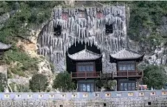 走在绵阳情人桥   心旷神怡乐逍遥