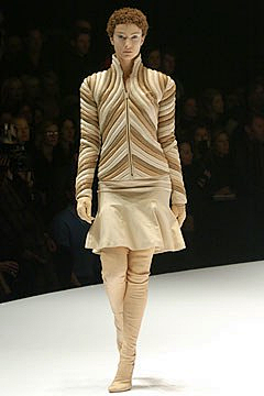 我不会凉的采集到McQueen 1995 FALL READY-TO-WEAR