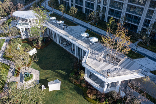 昆明中海云麓九里·云樾台 现代 住宅景观 高差 地形 鸟瞰 植物 花池 阳光草坪 水景 户外廊架 铺装 灯具 夜景 廊架 SED新西林景观国际 ...