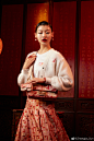 FENDI 2021 CNY Campaign
Executive producer：耀辉
Creative Direction/ Styling：Macci Leung
Photographer：孙中佳
Makeup：Beata Xu
Hair：李双
Set Design：许融...展开全文c
