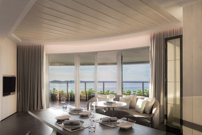 Panoramic_ocean_View_Pool_Suite_6-min