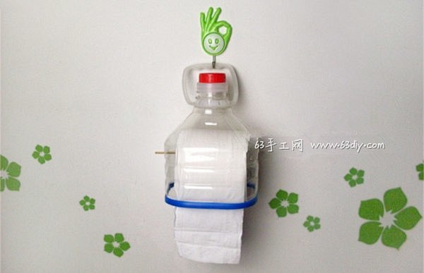 今天教给大家用塑料桶制作纸抽的方法，简单...