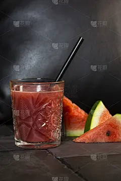 西瓜新鲜。鲜榨西瓜汁。